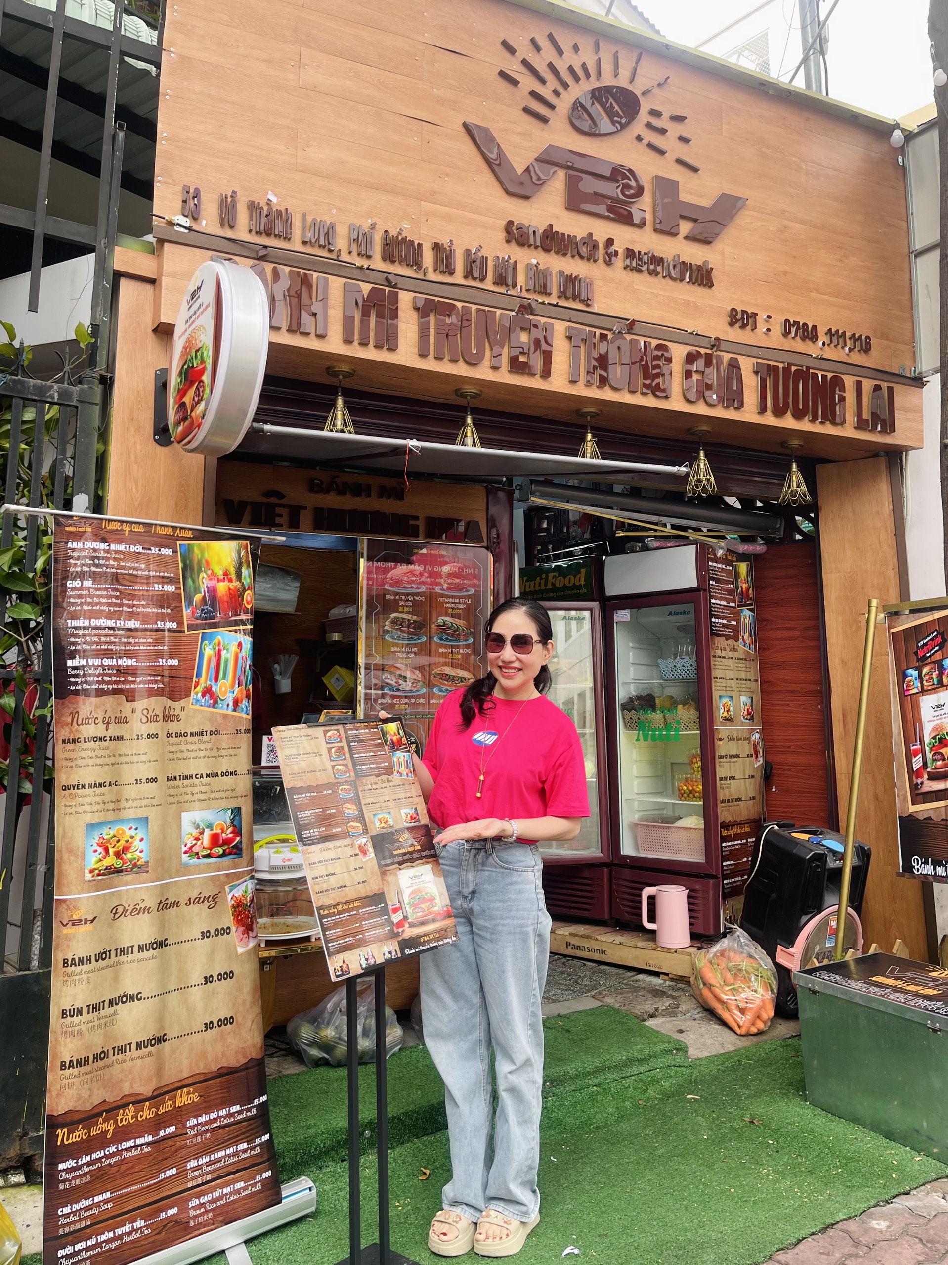 Bánh Mì Việt Hương Hoa (V2H sandwich & nutridrink)